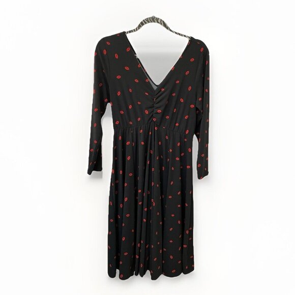 Torrid Size 00  Black Lipstick Kiss Skater Dress  V-neck EUC! - Picture 2 of 11